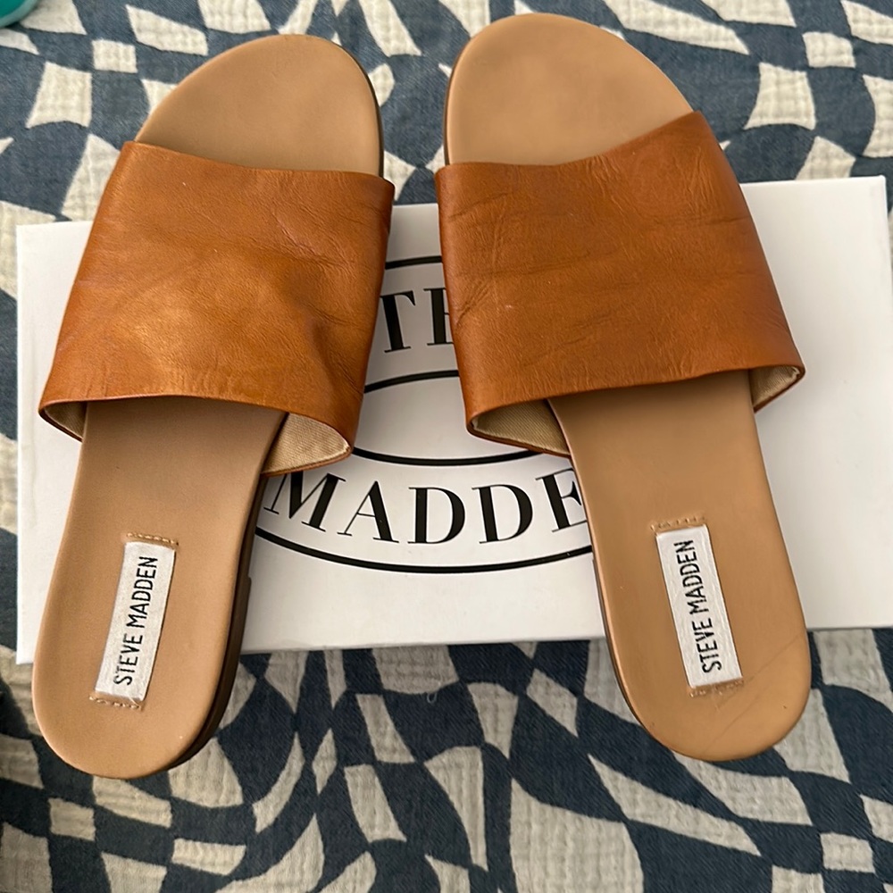 Steve Madden.  Women’s sz. 8.  Cognac tan.